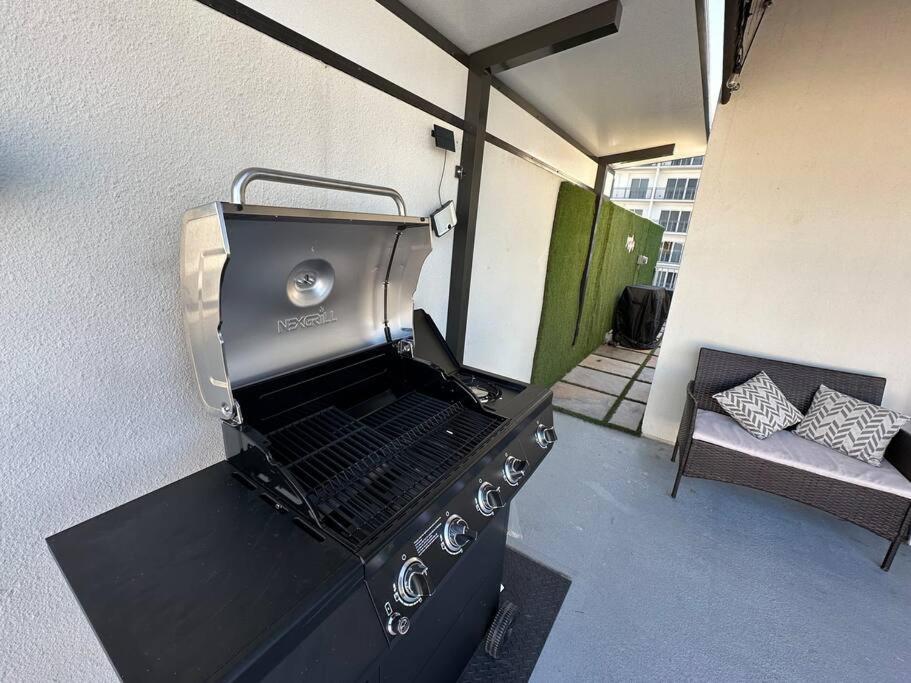 Vacay Spot Experience Luna Sky! 65" Tv Bar, Bbq, Shower Massage Jets, Music, Go To Fl Keys Homestead Eksteriør billede
