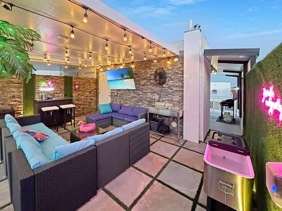 Vacay Spot Experience Luna Sky! 65" Tv Bar, Bbq, Shower Massage Jets, Music, Go To Fl Keys Homestead Eksteriør billede